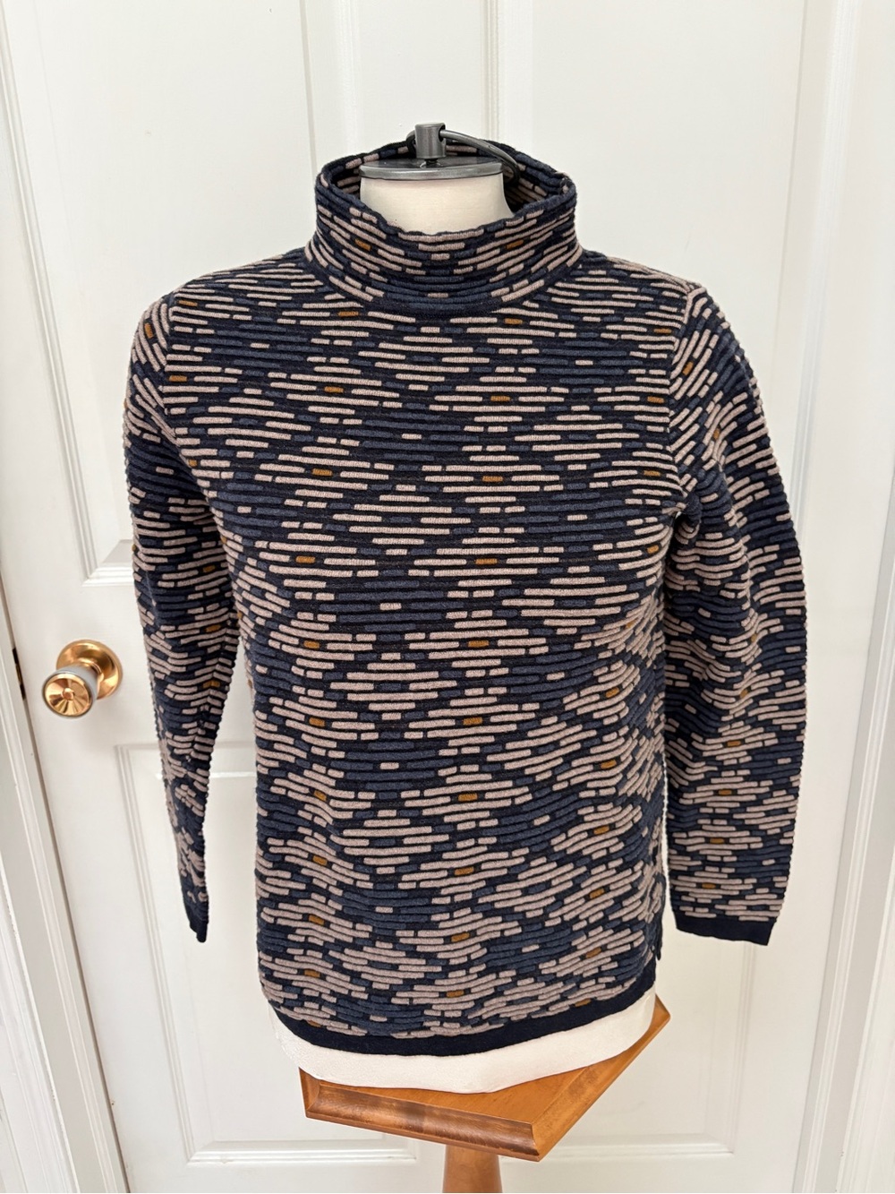 Mansted Women's Navy Patterned mock neck Sweater